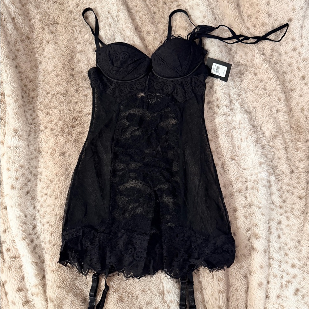 Elegant Black Lace Chemise
